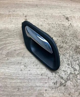 BMW 7 E38 Front door interior handle 8226050
