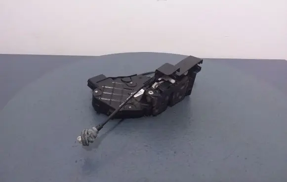 Volvo S40 Front door lock 30753658
