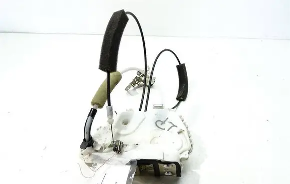 Honda CR-V Front door lock