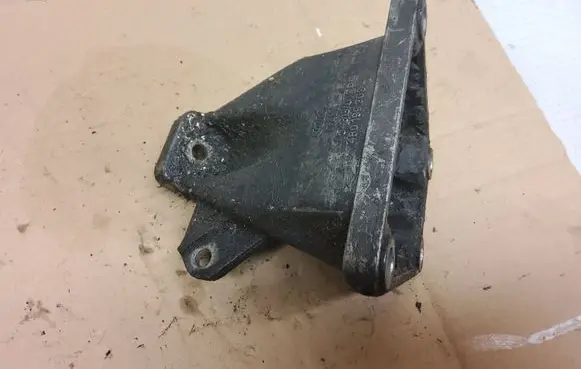 Audi A6 S6 C5 4B Engine mounting bracket 4B0199308