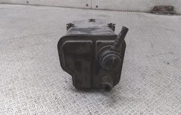 Volkswagen Jetta V Active carbon filter fuel vapour canister 1K0201813