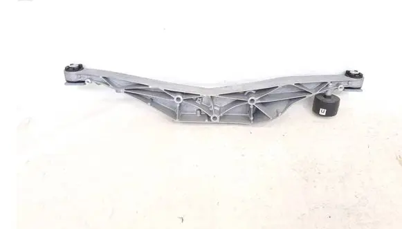 Mini Cooper Countryman F60 Rear differential/diff mount bracket 6852896