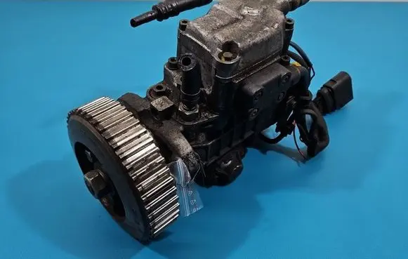 Skoda Octavia Mk1 (1U) Fuel injection high pressure pump 0460404977 IMPRK1519035
