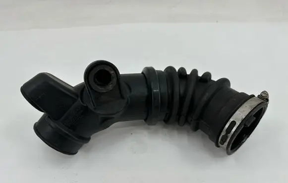 Jeep Grand Cherokee Turbo air intake inlet pipe/hose 68088275AB