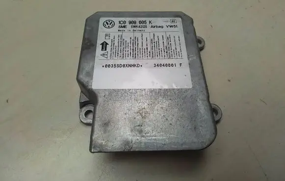 Skoda Fabia Mk1 (6Y) Airbag control unit/module 1C0909605K 34040801F 5WK43125