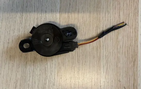 Volkswagen Touran II Parking PDC sensor speaker 8E0919279