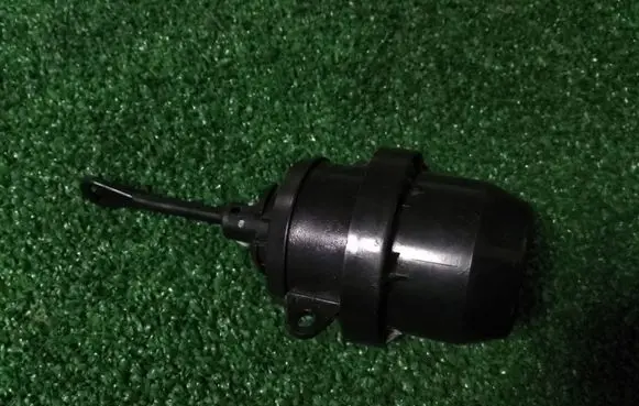 Volkswagen PASSAT B4 Valve vacuum AW23835698R