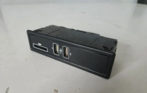 Mercedes-Benz C W205 USB socket connector A2058200126