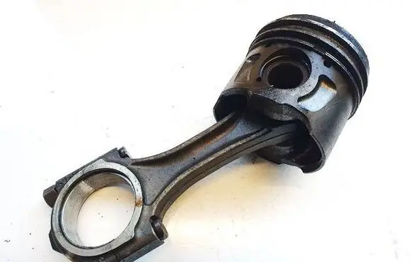 Ford Galaxy Piston with connecting rod