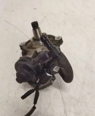 Audi A4 S4 B8 8K Fuel injection high pressure pump 0445010529
