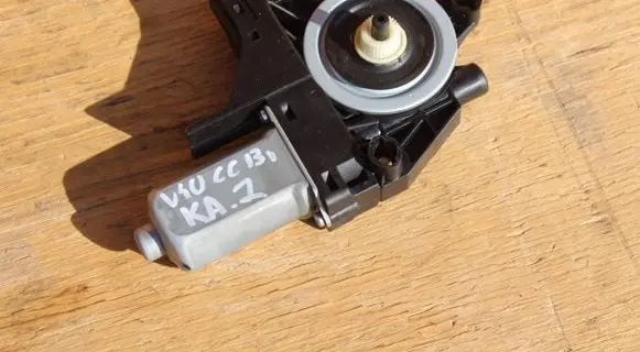 Volvo V40 Cross country Front door window regulator motor 130510 WR12718 966268