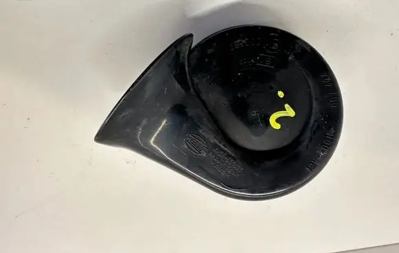 Volkswagen Touareg I Horn signal 6N0951221