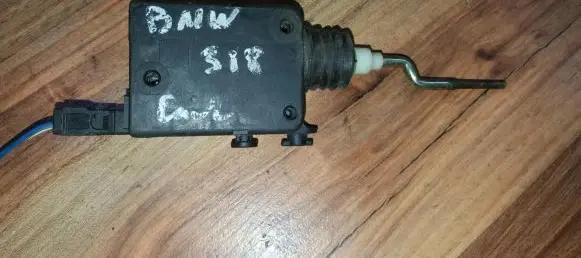 BMW 3 E36 Central locking motor 67111387610