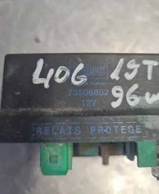 Peugeot 406 Glow plug pre-heat relay 73506802