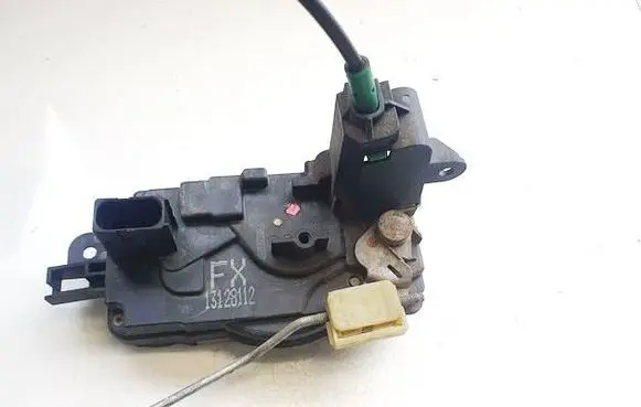 Opel Astra H Front door lock 13128112