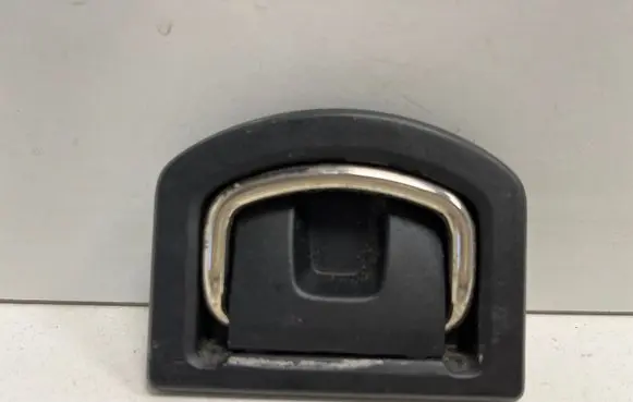 Volkswagen PASSAT B8 Tie down hook / loop 5M0863503