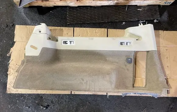 Volvo XC70 Trunk/boot lower side trim panel 39800510 2306597
