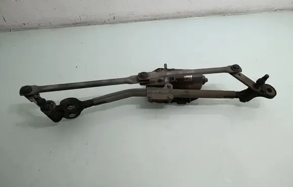 BMW X5 E70 Front wiper linkage and motor 7200535