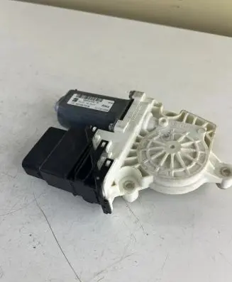 Seat Altea XL Rear door window regulator motor 995914334 973624106
