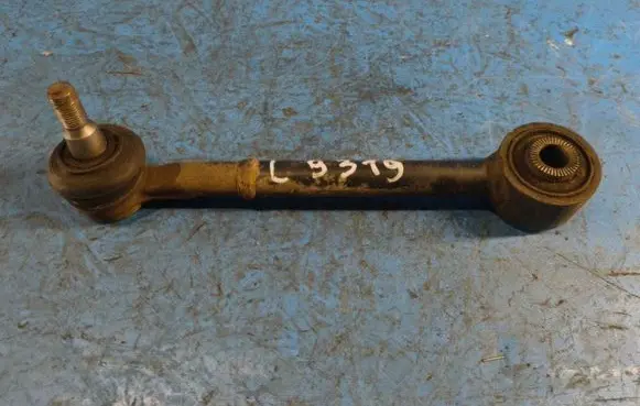 Lexus CT 200H Rear control arm 4871072010