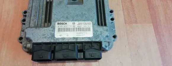Renault Laguna II Engine control unit/module 0281012770 8200621577 1039S11647