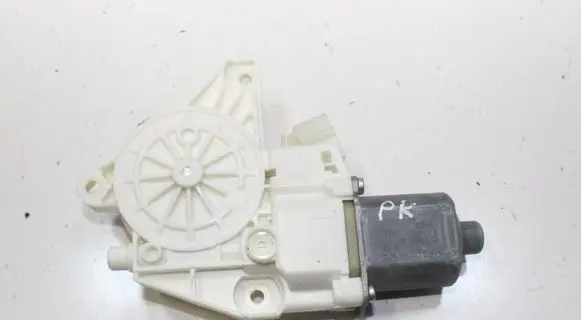 Mercedes-Benz GLA W156 X156 Front door window regulator motor A2469065200