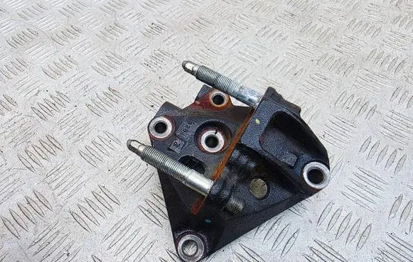 Toyota Yaris Engine mounting bracket 123150N010