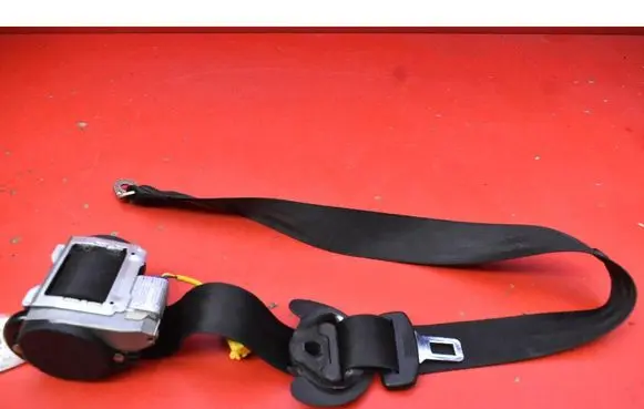 Volkswagen Golf IV Front seatbelt 1K4857705D