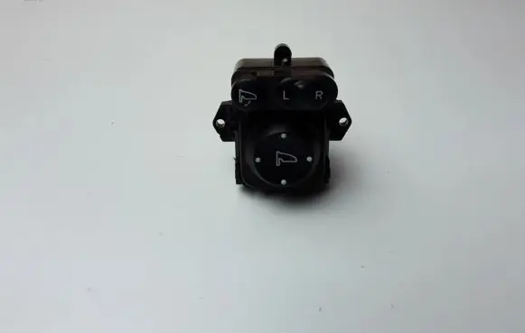 Honda CR-V Wing mirror switch T5AJ110
