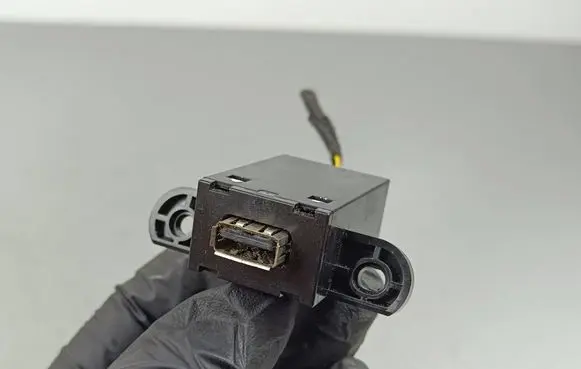 MG ZS USB socket connector PWS5331 20201102 11060963