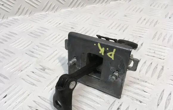 Peugeot 308 Front door check strap stopper