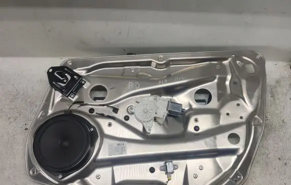 Mercedes-Benz C W204 Front door window regulator with motor