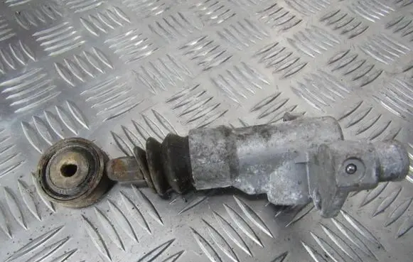 Audi A4 S4 B5 8D Clutch master cylinder 8D1721401