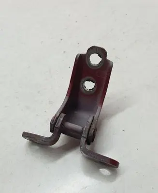 Honda CR-V Front door upper hinge