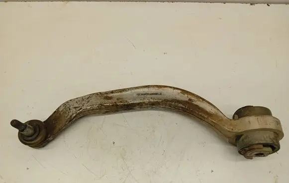 Volkswagen PASSAT B5 Front control arm 4D0407695J