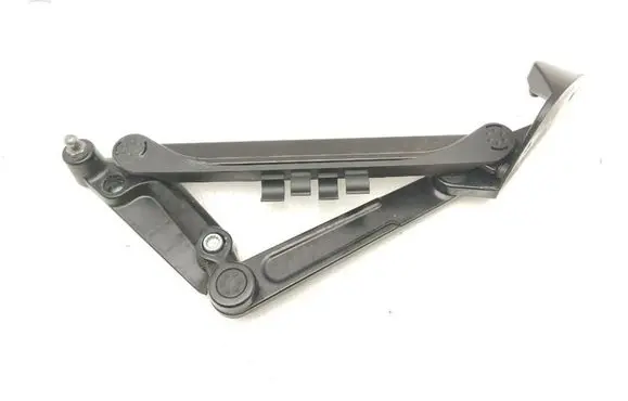 Tailgate/trunk/boot hinge