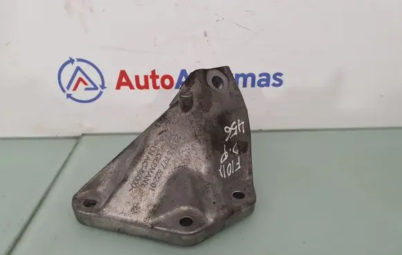 BMW 5 F10 F11 Engine mounting bracket 6777622 22116777622