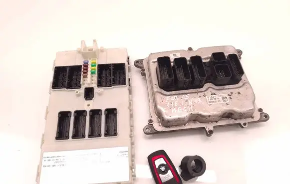 BMW 1 F20 F21 Engine ECU kit and lock set 8638198 0261S11037 030385181