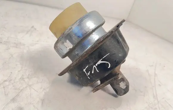 BMW X5 E70 Engine mount bracket 685310401