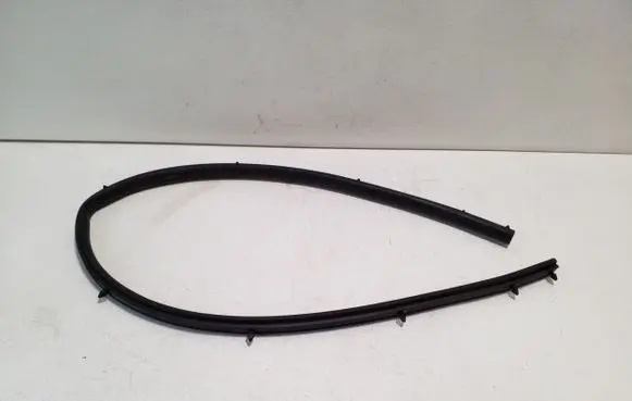 Mitsubishi L200 Engine compartment rubber 
