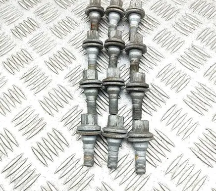 Opel Mokka B Nuts/bolts 9817024580