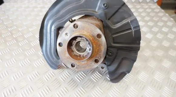 BMW X3 F25 Front wheel hub 6855954