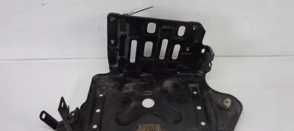 Suzuki SX4 Engine splash shield/under tray 40935739oisad23