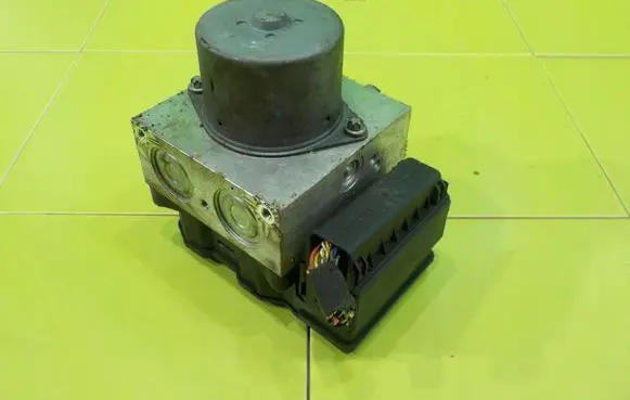 Mini Cooper Countryman R60 ABS Pump 54086335A 18AB26