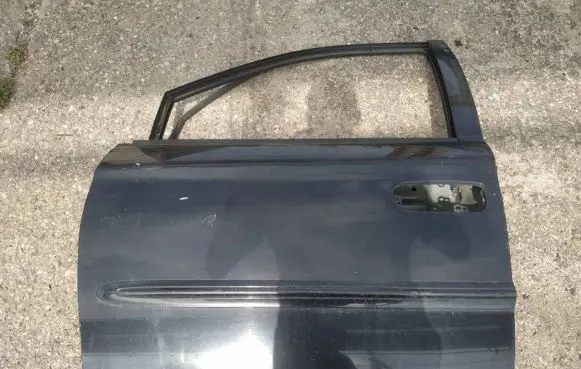 Chrysler Voyager Front door juodos