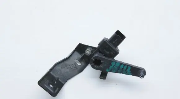 Opel Crossland X Rear air suspension level height sensor 9811258180