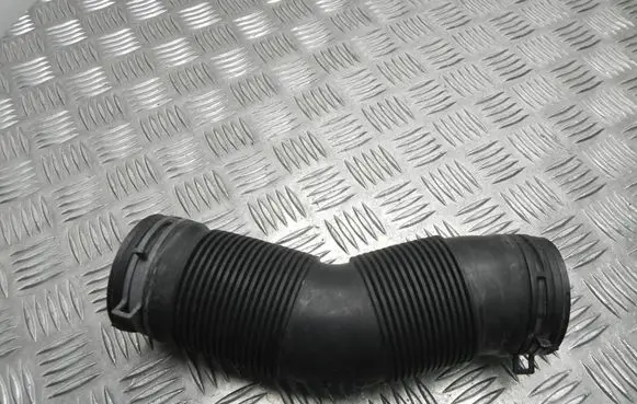 Skoda Fabia Mk2 (5J) Air intake hose/pipe 6Q0129684C VD6210