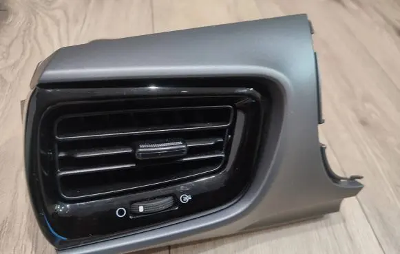 KIA Stonic Dashboard side air vent grill/cover trim 84731H8AA0