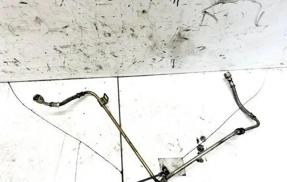 Volkswagen PASSAT B5 Engine coolant pipe/hose