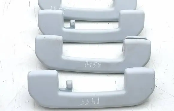 Peugeot 5008 II A set of handles for the ceiling